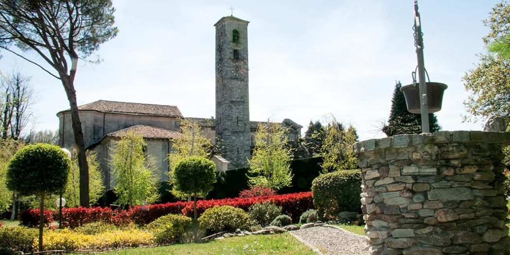 Outdoor garden space for breaks and informal talks